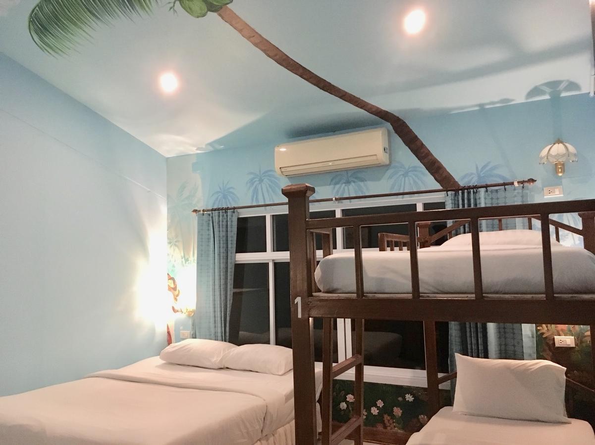 The Corner Transit Hostel Koh Samui Esterno foto